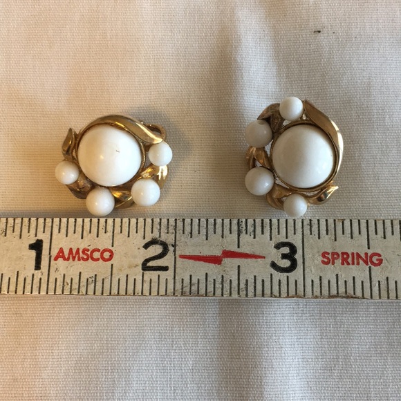 Trifari Gold Tone Beaded Clip On Earrings - Picture 6 of 6